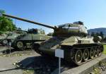 Kampfpanzer T34/85, Weiterentwicklung des T34, gebaut von 1944-46 in der UdSSR, 8,5cm Kanone, 500PS, Vmax.55Km/h, 1061 Stck wurden in die  DDR  geliefert, vom T34 wurden insgesamt ber 40.000 Stck