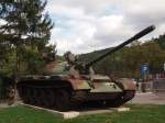 Der T-55 war der mittlere Standardpanzer der Sowjetarmee sowie der Armeen des Warschauer Pakts Panzer T 55 in Slowenisch Militärmuseum Pivka.2012:09:27.