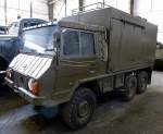 Pinzgauer, dreiachsiger , geländegängiger LKW aus österreichischer Produktion, diente als Transportfahrzeug bei der Schweizer Armee, Schweizerisches Armeemuseum Full, Juni 2013