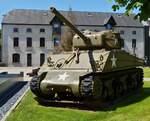 Sherman M4A3 Panzer, (USA 30100145-S) steht in Petange nahe dem Restaurant „op der Millen“.
