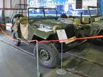 GAZ-67b, der  Russische Jeep , Baujahr 1943, in einem kleinen Technikmuseum, dem музей ретро