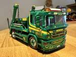 Ein Scania mit Absetzcontainer von Peter Schmid von Tekno am 31.5.26.