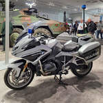Im Bild ein BMW R 1250 RT Motorrad der Feldjäger, so gesehen im April 2026 auf der Messe Hannover.