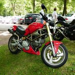 =Ducati M750, gesehen in Kell am See im Juli 2016