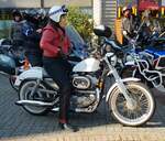 =unbekanntes Motorrad steht abfahrbereit zur geführten Tour vom Konrad-Zuse-Hotel in Hünfeld, 09-2023