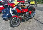 Moto Guzzi 850 Le Mans Seria 1. Die '850 Le Mans' kam 1976 auf den Markt und entwickelte sich zu einem Meilenstein der damaligen europ�ischen Superbikes. Benannt nach dem ber�hmten 24-Stunden-Langstreckenrennen in Frankreich, vereint sie klassisches  ...