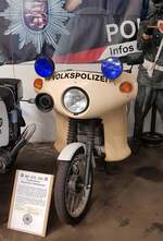 =MZ ETZ 250 als ehemaliges Einsatzfahrzeug der Volkspolizei steht im Polizei-Oldtimer-Museum Marburg, Oktober 2023. Das Motorrad gehörte ursprünglich zum Fuhrpark der Volkspolizei Dresden, ging später als Gastgeschenk an die Landespolizei Baden-Württemberg und steht nun seit 2007 im Polizei-Oldtimer-Museum Marburg.