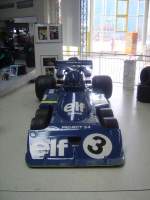 Ein 6rädiger Formel 1 Wagen in Sinsheim am 17.03.10