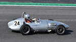 HILLWOOD FJ, (Formula Junior) ist ein historischer, frontgetriebener Formel-Junior-Rennwagen aus dem Jahr 1959. Er wurde von Norman Hillwood entworfen, Angetrieben von einem 1.089-cm�-Fiat-Motor. Auf der Strecke des Circuit de Spa-Francorchamps, Rahmenprogramm der Spa 6h Classic 2026. Aufnahme am 27.9.2026