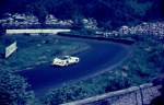 Nrburgring 1000 km-Rennen 1966: Porsche mit Startnummer 17 im Karussell, am Steuer Bob Bondurant