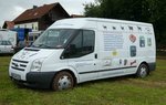 Ford Transit eines Lieferanten für Tierbedarf, gesehen bei der 2016er Kreistierschau des Landkreises Fulda in Almendorf, Juni 2016