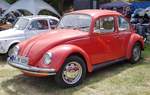 =VW Käfer steht bei der Oldtimerveranstaltung in Gudensberg im Juni 2019