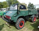 =Unimog 411, steht auf dem Ausstellungsgelände in Gudensberg im Juni 2019