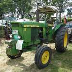 =John Deere 3010 steht bei der Oldtimerausstellung in Gudensberg im Juni 2019