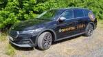 =Skoda Octavia Scout vom SKYLOTEC steht auf dem Parkplatzgelände der RettMobil 2022 in Fulda, 05-2022