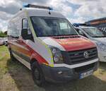 =VW Crafter vom Rettungsdienst HSB aus dem Kreis Heinsberg, gesehen auf dem Parkplatzgelände der RettMobil 2022 in Fulda, 05-2022
