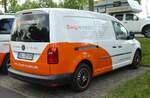=VW Caddy von  simple medics , gesehen auf dem Parkplatzgelände der RettMobil 2022 in Fulda, 05-2022