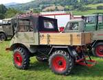 =Unimog steht bei der Oldtimerveranstaltung in Tann/Rhön, 09-2023