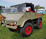 =Unimog steht bei der Oldtimerveranstaltung in Tann/Rhön, 09-2023