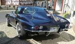 =Chevrolet Corvette C2 Sting-Ray, ausgestellt bei der Oldtimerveranstaltung in Spangenberg im Mai 2023