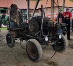 =Bandsäge als Selbstfahrer gesehen bei der Oldtimerausstellung der Traktorfreunde Wiershausen am Klostergut Hilwartshausen, 05-2023