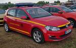 =VW Golf VII als Kommandowagen der Feuerwehr DRESDEN steht im Mai auf dem Besucherparkplatz der RettMobil 2024