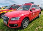 =Audi Q5 als Kommandowagen der Flughafenfeuerwehr HANNOVER AIRPORT, gesehen auf dem Parkgelände der Rettmobil 2024 in Fulda