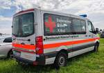 =VW Crafter des BRK Bereitschaft RÖDENTAL-FROSCHGRUND, gesehen im Mai 2024 auf dem Besucherparkplatz der RettMobil in Fulda