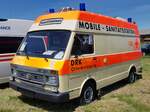 =VW LT 31 als im Ruhestand befindliches ehemaliges Einsatzfahrzeug des DRK, ausgestellt auf einer Sonderausstellungsfläche der RettMobil 2025