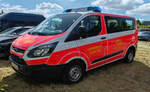 =Ford Transit Custom als Mehrzweckfahrzeug der Feuerwehr der Stadt HOF, abgestellt auf dem Parkplatz der 2025er Rettmobil in Fulda