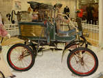 Ein Grout Brothers Automobil von 1899 ist Teil der Ausstellung im Auto- und Technikmuseum Sinsheim.