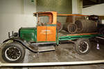 Im Auto- und Technikmuseum Sinsheim steht dieser alte Lastkraftwagen von Chevrolet.