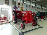 Farmall, gesehen im Traktorenmuseum Paderborn im April 2016