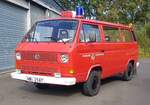 =VW T3 der Feuerwehr Marburg steht beim Polizei-Oldtimer-Museum Marburg, Oktober 2023