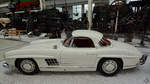 Dieser 1962 gebaute Mercedes-Benz 300SL Roadster ist Teil der Ausstellung im Technik-Museum Speyer.