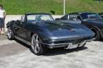 Eine Corvette C2  Sting Ray  Cabrio auf der US-Car-Show in Grefrath im August 2010.