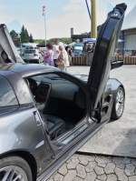 Macht hoch die T�r  lautet das vorweihnachtliche Motto dieser nicht ganz serienm��igen Corvette C6 ZR1 mit Fl�gelt�ren.