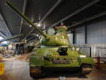 T34/85 Kampfpanzer, V-12-Dieselmotor W-2-34 mit 500 PS, 76,2-mm-L/41,5-Kanone F-34, Duxford Imperial War Museum (08.09.2023)