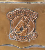 =Frontemblem des Peugeot Tipo 58, gesehen im Museo Nicolis in Verona, 09-2025