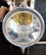 =Frontscheinwerfer des Itala Tipo 50 25/35 HP, gesehen im Museo Nicolis in Verona, 09-2025