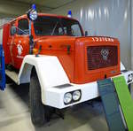 TAM 125T, Feuerwehrfahrzeug der TAM-Autowerke in Maribor/Slowenien, 125PS, 7 Mann Besatzung, 2500 Liter Wassertank, ausgestellt im Militärmuseum Pivka/Slowenien, Juni 2016