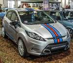 Ford Fiesta Gen. 6, Pre-Facelift, fotografiert auf der Automobil und Tuning Show, März 2017.