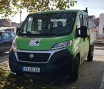 =Fiat Ducato-Pritsche von DIEKMANN-Bau steht auf einer Baustelle in Melsungen, 10-2022