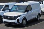 Neuer Ford Transit Courier, stand bei einem Vertragshändler am Straßenrand. 05.2024  