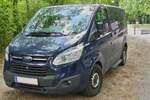 Ford Tourneo Custom, stand am Stra�enrand.