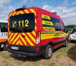 =Ford Transit als MTW der Feuerwehr LIPPSTADT steht im Mai 2022 auf dem Parkgelände der RettMobil
