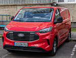Ford Transit Custom Mk2 in der Farbe Race Red, gesehen in April, 2025.
