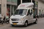Mercedes Sprinter als Zugmaschine f�r Auflieger unterwegs.