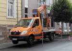 =MB Sprinter als Hubbühnenfahrzeug der Firma VOGT eingesetzt zu Baumpflegearbeiten im Juli 2018 in Hünfeld