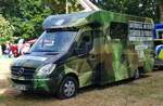 =MB Sprinter als Infomobil der Bundeswehr, steht beim Bürgerfest  200 Jahre Landkreis Fulda  auf dem Gelände von Schloß Fasanerie im Juni 2022